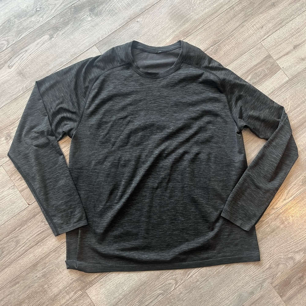 Men's Lululemon Long Sleeve Shirt